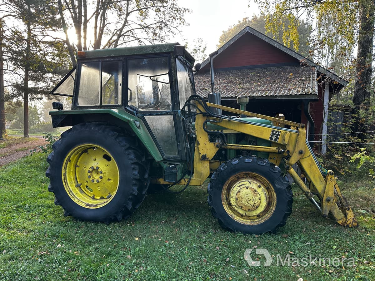 Traktor John Deere 2130 (Rep.objekt) - Tractor: afbeelding 2 Traktor John Deere 2130 (Rep.objekt) - Tractor: afbeelding 2