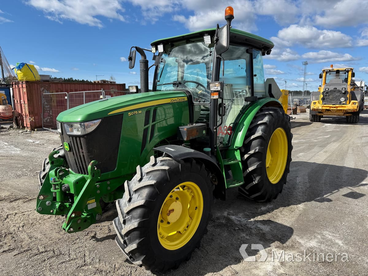 Traktor John Deere 5075M med snöutrustning - Tractor: afbeelding 1 Traktor John Deere 5075M med snöutrustning - Tractor: afbeelding 1