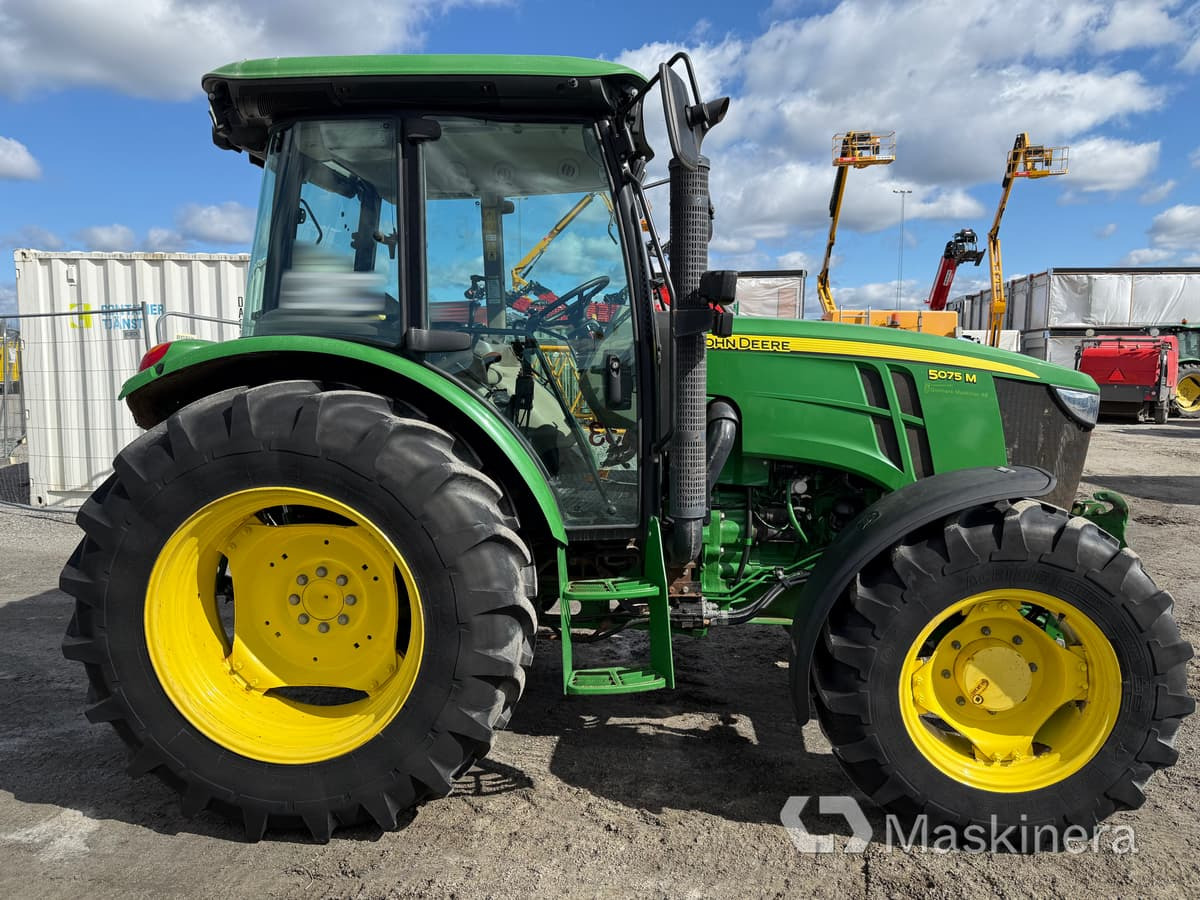 Traktor John Deere 5075M med snöutrustning - Tractor: afbeelding 4 Traktor John Deere 5075M med snöutrustning - Tractor: afbeelding 4