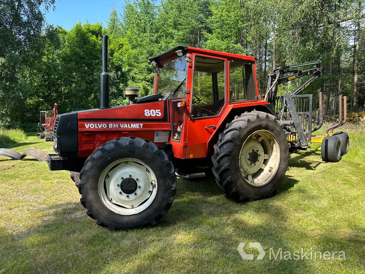 Traktor Volvo BM 805-4 med skogsvagn och kran - Tractor, Uitrijwagen: afbeelding 5 Traktor Volvo BM 805-4 med skogsvagn och kran - Tractor, Uitrijwagen: afbeelding 5
