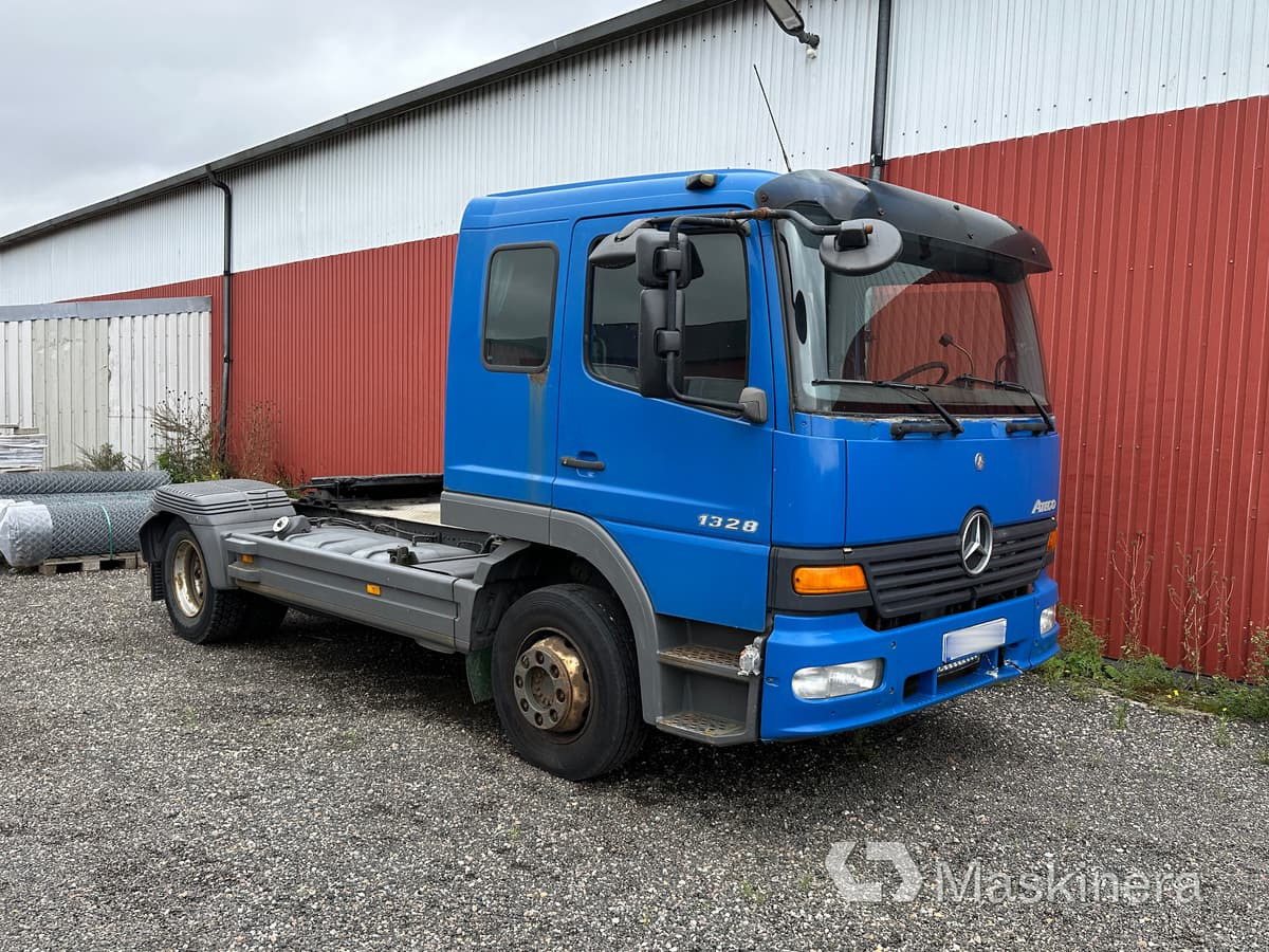 Lastbil Mercedes-Benz Atego 1328 LS 4X - Trekker: afbeelding 1 Lastbil Mercedes-Benz Atego 1328 LS 4X - Trekker: afbeelding 1