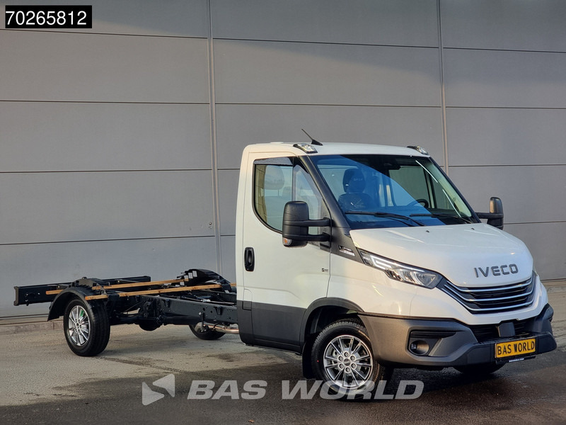 Iveco Daily 35S16 Automaat Chassis Cabine 410WB 2025 model LED CarPlay Camera Velgen Cruise Airco Fahrgestell Airco - Bestelwagen: afbeelding 3 Iveco Daily 35S16 Automaat Chassis Cabine 410WB 2025 model LED CarPlay Camera Velgen Cruise Airco Fahrgestell Airco - Bestelwagen: afbeelding 3
