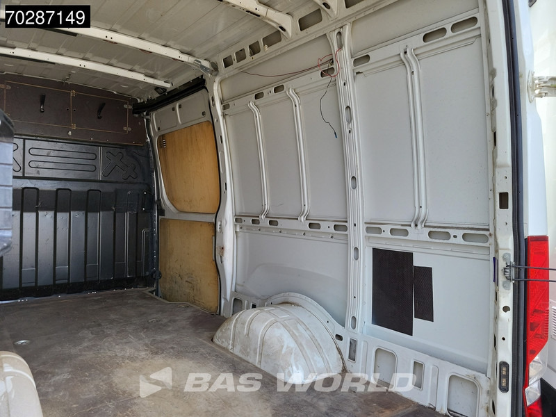 Gesloten bestelwagen Iveco Daily 35C18 3.0L Dubbellucht L2H2 3,5t Trekhaak Navi Airco Cruise Camera Imperiaal Euro6 L2 12m3 Airco Trekhaak Cruise control: afbeelding 9