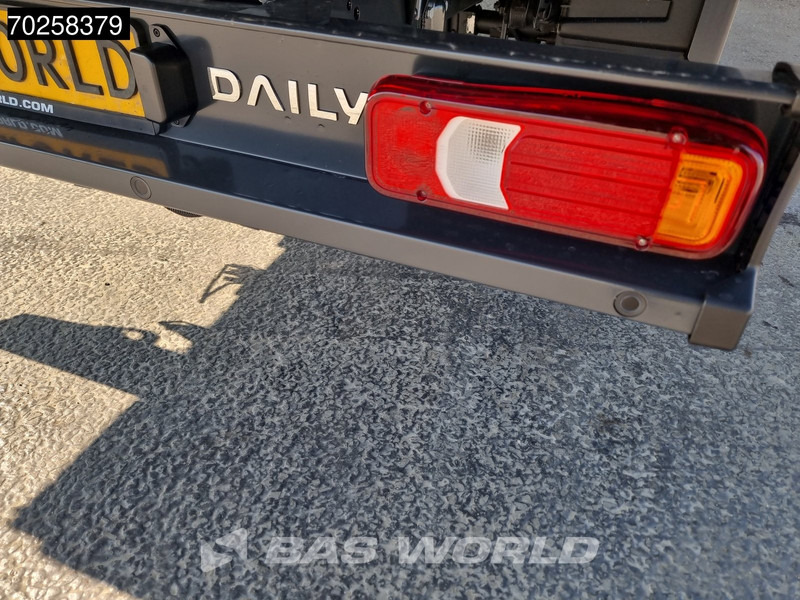 Iveco Daily 35C21 3.0L Black Edition Automaat 210PK 2025-Model Open laadbak Dubbellucht CarPlay ACC LED 3,5T Trekvermogen Euro6 Pritsche Pic - Bestelwagen open laadbak: afbeelding 2 Iveco Daily 35C21 3.0L Black Edition Automaat 210PK 2025-Model Open laadbak Dubbellucht CarPlay ACC LED 3,5T Trekvermogen Euro6 Pritsche Pic - Bestelwagen open laadbak: afbeelding 2