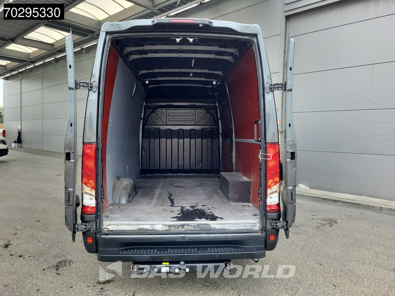 Iveco Daily 35S18 3.0L 180PK Automaat L2H2 LED ACC Navi 3.5t trekhaak Airco L3 12m3 Airco Trekhaak - Gesloten bestelwagen: afbeelding 3 Iveco Daily 35S18 3.0L 180PK Automaat L2H2 LED ACC Navi 3.5t trekhaak Airco L3 12m3 Airco Trekhaak - Gesloten bestelwagen: afbeelding 3