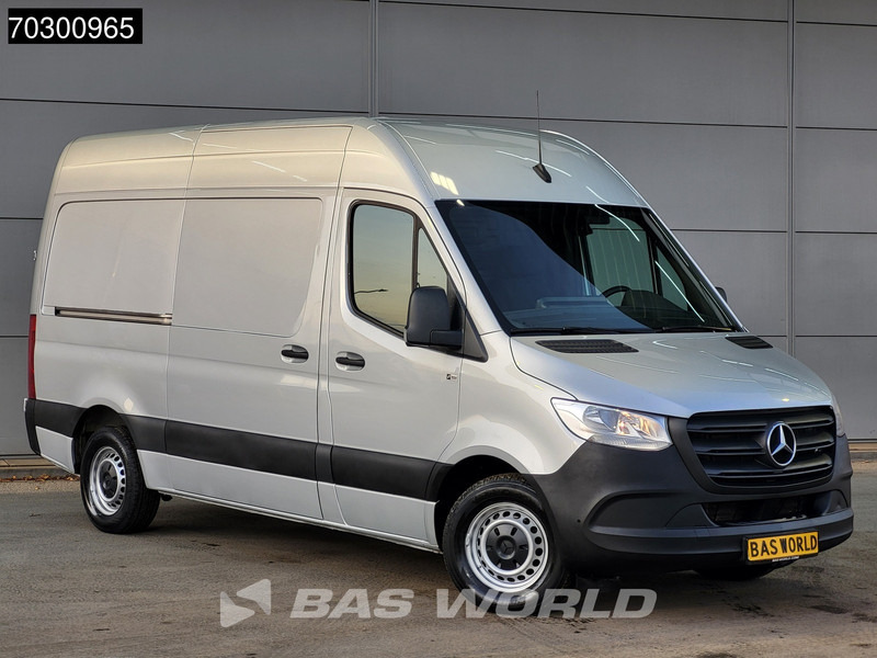 Mercedes-Benz Sprinter 315 CDI Automaat L2H2 150PK Airco Camera Parkeersensoren MBUX CarPlay Euro6 L2 Airco - Kleine bestelwagen: afbeelding 3 Mercedes-Benz Sprinter 315 CDI Automaat L2H2 150PK Airco Camera Parkeersensoren MBUX CarPlay Euro6 L2 Airco - Kleine bestelwagen: afbeelding 3