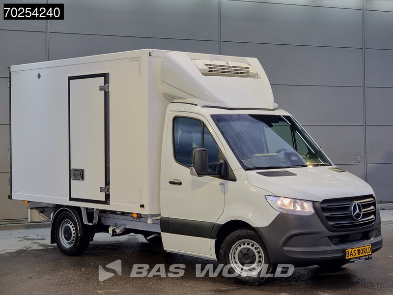 Mercedes-Benz Sprinter 315 CDI Koelwagen Thermo King V-300max 230V stekker Bakwagen Koel Kühlwagen 13m3 Airco Cruise control - Koelwagen: afbeelding 5 Mercedes-Benz Sprinter 315 CDI Koelwagen Thermo King V-300max 230V stekker Bakwagen Koel Kühlwagen 13m3 Airco Cruise control - Koelwagen: afbeelding 5