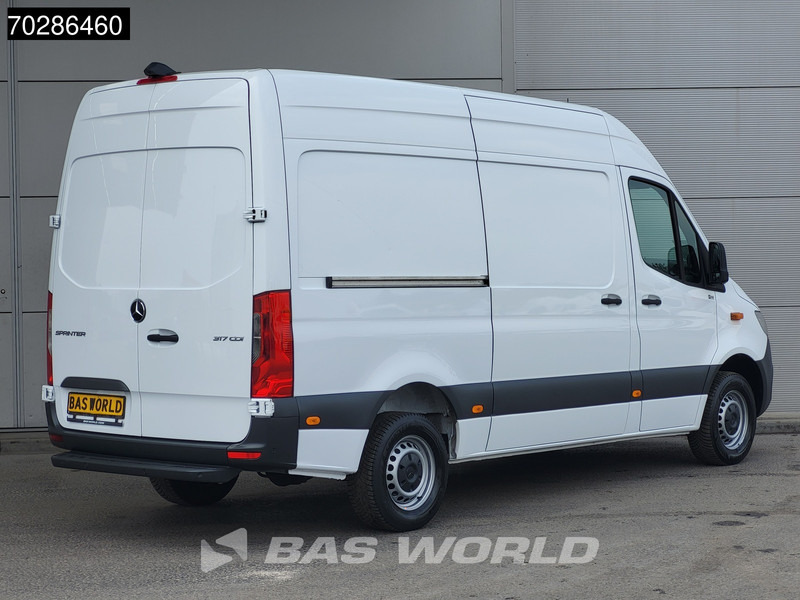 Mercedes-Benz Sprinter 317 CDI Automaat L2H2 170PK Navi Airco Cruise Camera Parkeersensoren MBUX CarPlay Euro6 L2 12m3 Airco Cruise control - Gesloten bestelwagen: afbeelding 5 Mercedes-Benz Sprinter 317 CDI Automaat L2H2 170PK Navi Airco Cruise Camera Parkeersensoren MBUX CarPlay Euro6 L2 12m3 Airco Cruise control - Gesloten bestelwagen: afbeelding 5