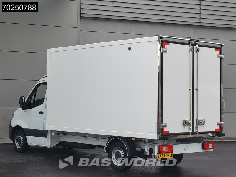 Mercedes-Benz Sprinter 317 CDI Koelwagen Thermo King V-300max 230V stekker Bakwagen Koel Kühlwagen 16m3 Airco Cruise control - Koelwagen: afbeelding 3 Mercedes-Benz Sprinter 317 CDI Koelwagen Thermo King V-300max 230V stekker Bakwagen Koel Kühlwagen 16m3 Airco Cruise control - Koelwagen: afbeelding 3