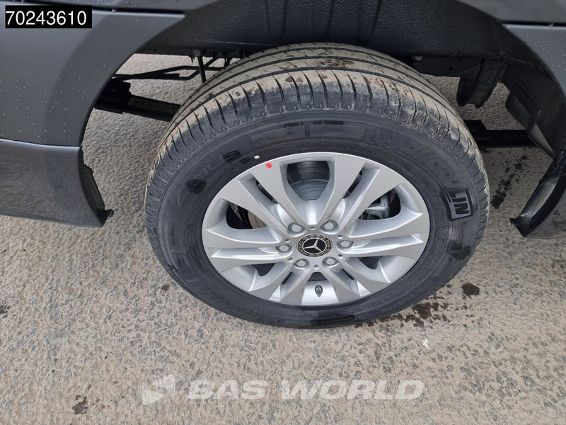 Nieuw Gesloten bestelwagen Mercedes-Benz Sprinter 319 CDI Automaat L2H2 2025model ACC LED Navi Camera Velgen 11m3 Airco: afbeelding 8 Nieuw Gesloten bestelwagen Mercedes-Benz Sprinter 319 CDI Automaat L2H2 2025model ACC LED Navi Camera Velgen 11m3 Airco: afbeelding 8