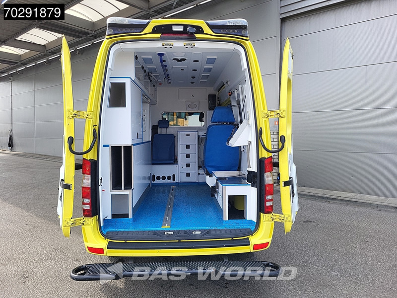 Mercedes-Benz Sprinter 319 CDI Marge! 3.0L V6 Automaat 2x Schuifdeur Airco Cruise Euro6 Krankenwagen Rettungswagen 8m3 Airco Cruise control - Ambulance: afbeelding 3 Mercedes-Benz Sprinter 319 CDI Marge! 3.0L V6 Automaat 2x Schuifdeur Airco Cruise Euro6 Krankenwagen Rettungswagen 8m3 Airco Cruise control - Ambulance: afbeelding 3
