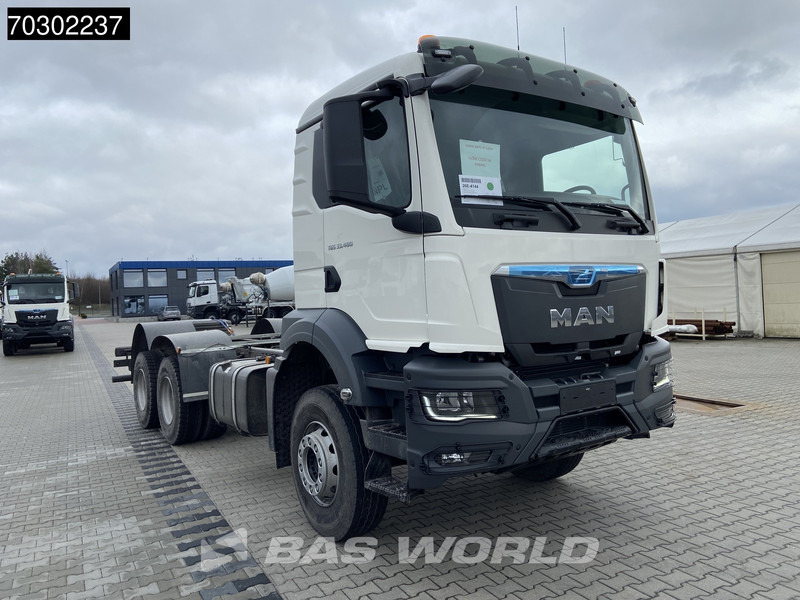 MAN TGS 33.400 6X4 NEW 6x4 chassis Big-Axle Manual Airco EURO 2 - Chassis vrachtwagen: afbeelding 3 MAN TGS 33.400 6X4 NEW 6x4 chassis Big-Axle Manual Airco EURO 2 - Chassis vrachtwagen: afbeelding 3