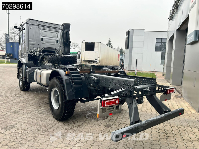 Mercedes-Benz Acrocs 2051 Arocs 4X4 NEW 4x4 chassis! Camper base Steel suspension Big-Axle Automatic Euro 6 - Chassis vrachtwagen: afbeelding 2 Mercedes-Benz Acrocs 2051 Arocs 4X4 NEW 4x4 chassis! Camper base Steel suspension Big-Axle Automatic Euro 6 - Chassis vrachtwagen: afbeelding 2