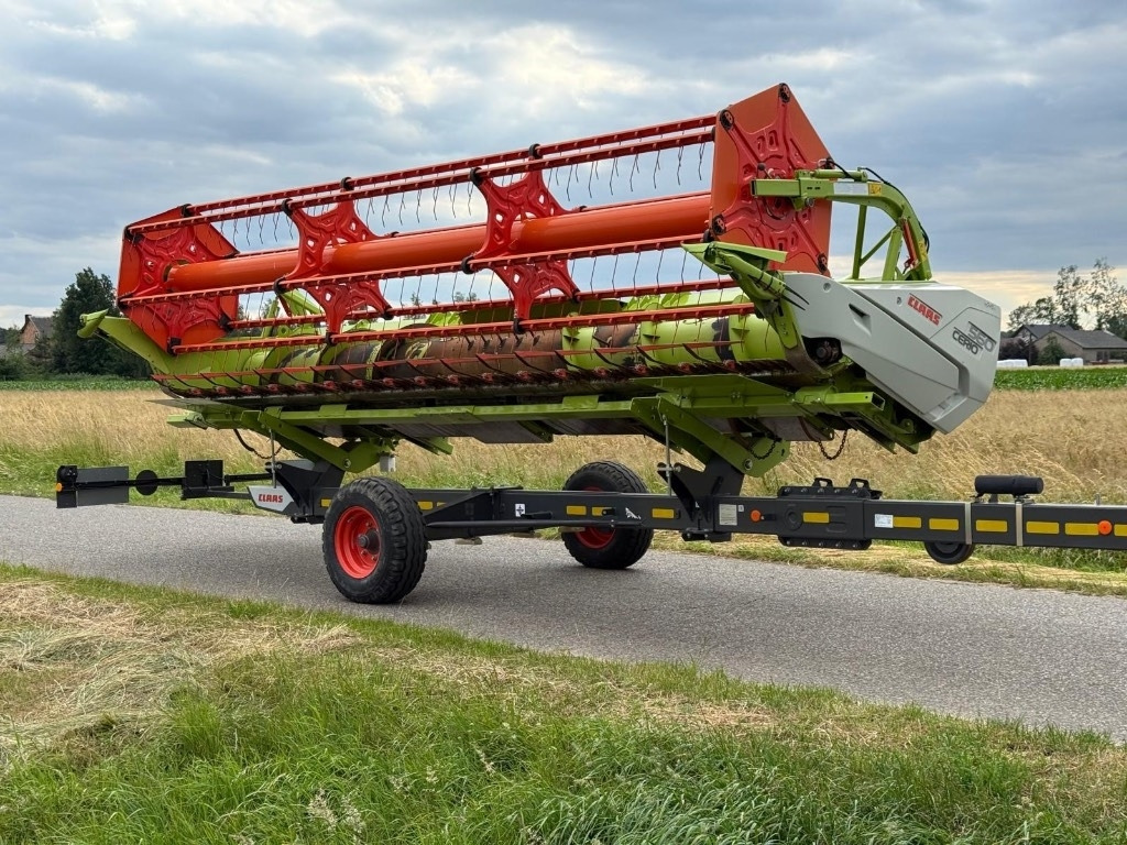 Claas 560 Cerio - Oogstmachine toebehoor: afbeelding 1 Claas 560 Cerio - Oogstmachine toebehoor: afbeelding 1