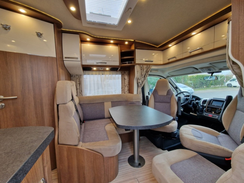 Carthago C-Tourer T 143 LE - Half integraal camper: afbeelding 4 Carthago C-Tourer T 143 LE - Half integraal camper: afbeelding 4