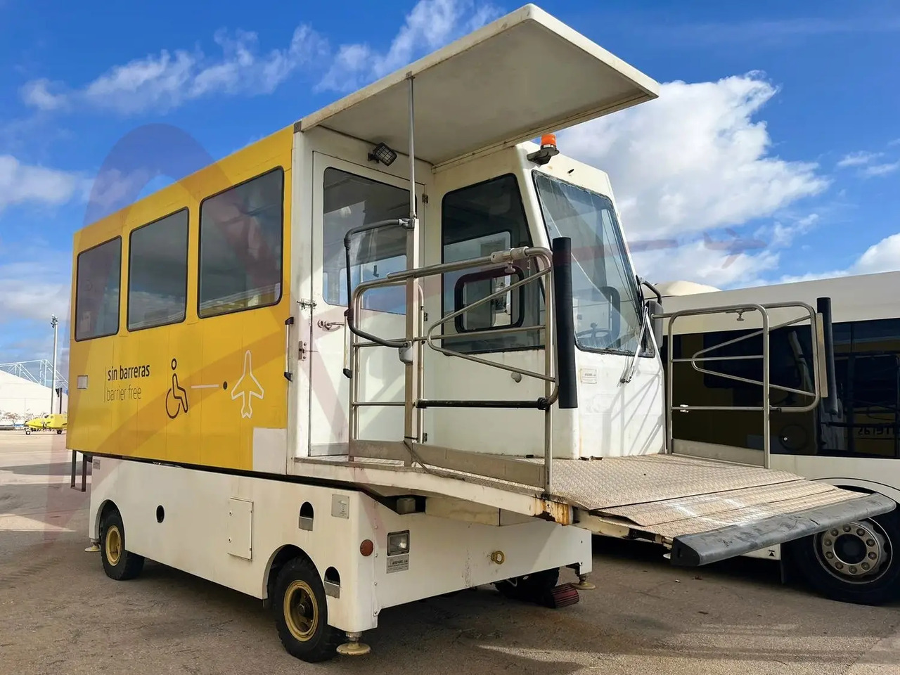 AEROFABRIL 6C-4M-ALT.6 - Ambulift: afbeelding 1 AEROFABRIL 6C-4M-ALT.6 - Ambulift: afbeelding 1