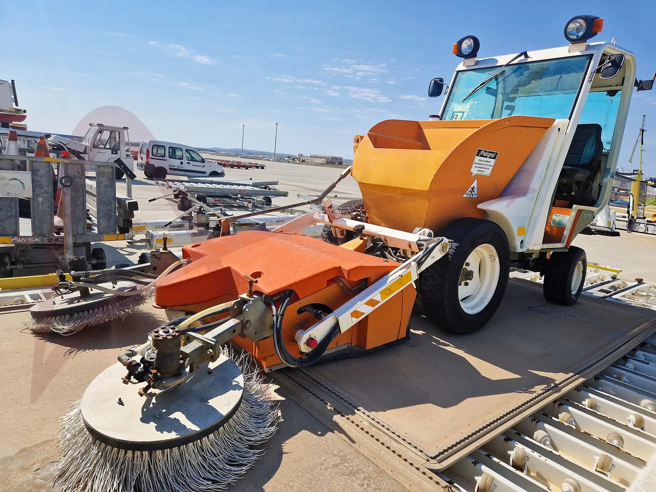 AUSA B120 RM - Veegwagen: afbeelding 1 AUSA B120 RM - Veegwagen: afbeelding 1