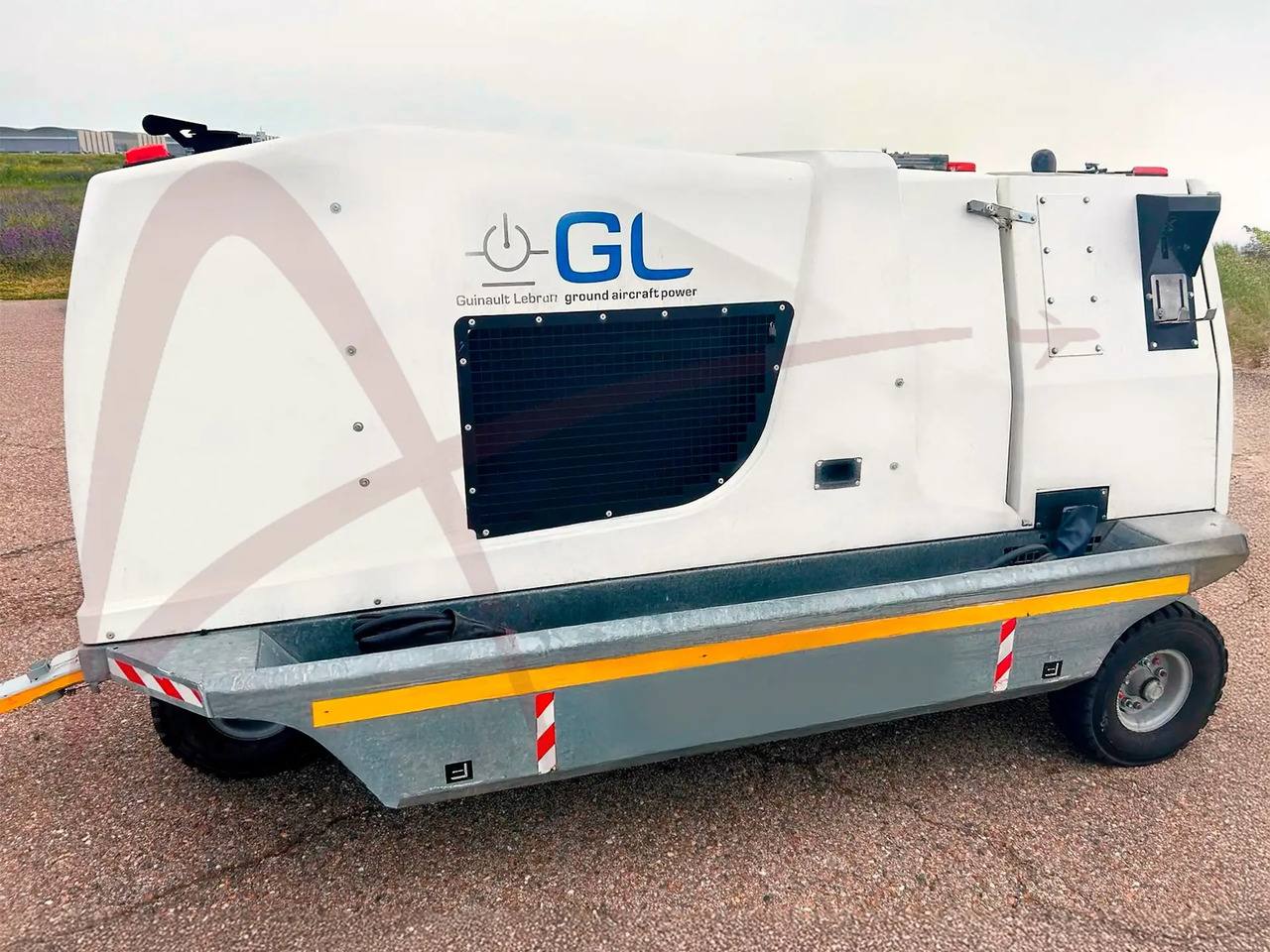 GUINAULT GA-100 V221100 28 - Ground power unit: afbeelding 1 GUINAULT GA-100 V221100 28 - Ground power unit: afbeelding 1