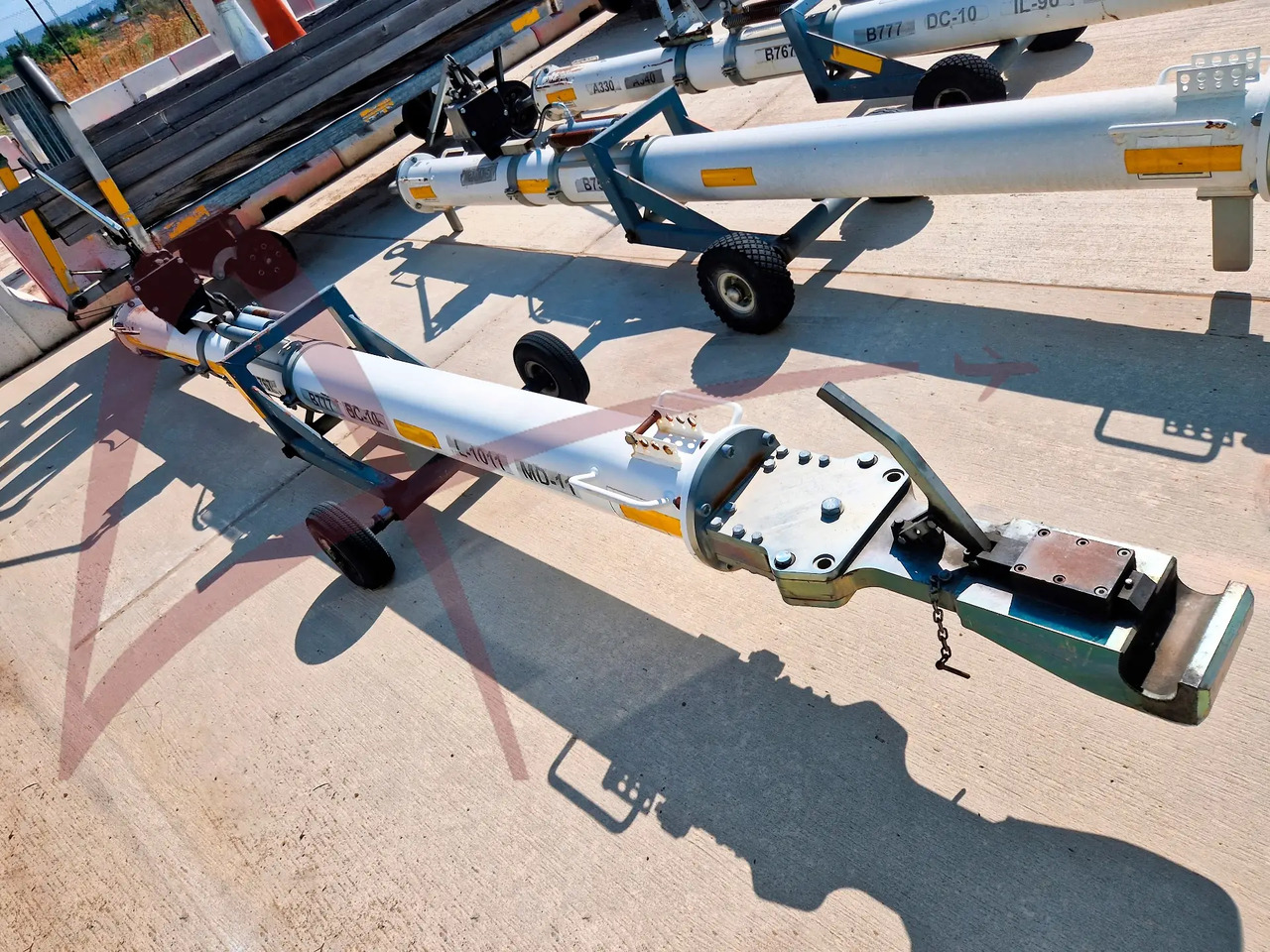 HYDRO TOWUNIV-2 - Ground support equipment: afbeelding 1 HYDRO TOWUNIV-2 - Ground support equipment: afbeelding 1