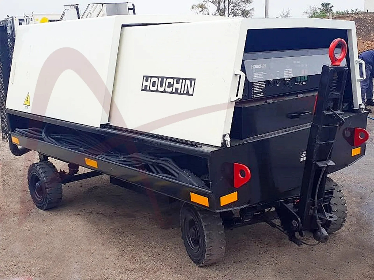 HOUCHIN 690 - Ground power unit: afbeelding 1 HOUCHIN 690 - Ground power unit: afbeelding 1
