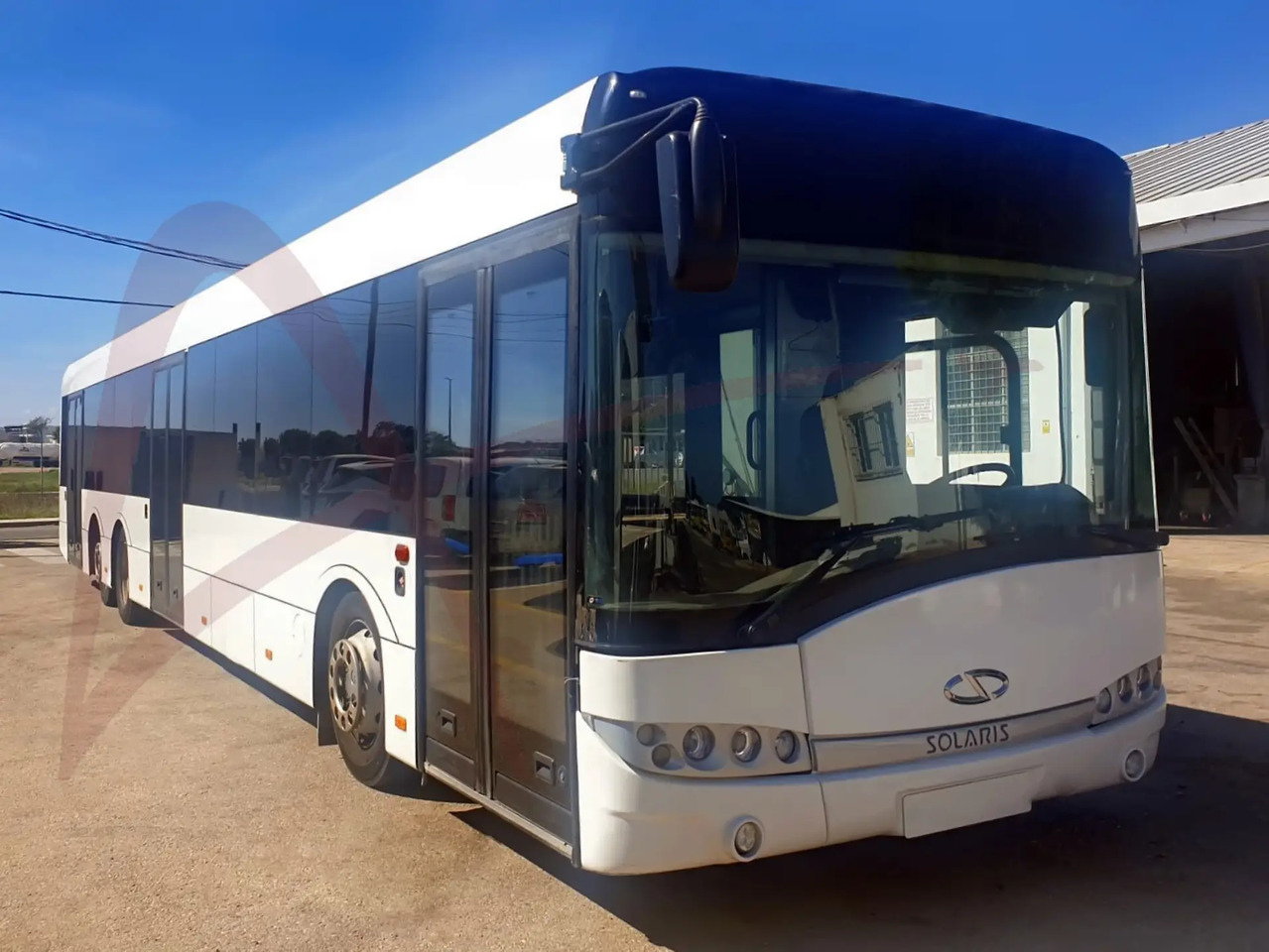 SOLARIS URBINO 15 - Luchthaven bus: afbeelding 1 SOLARIS URBINO 15 - Luchthaven bus: afbeelding 1