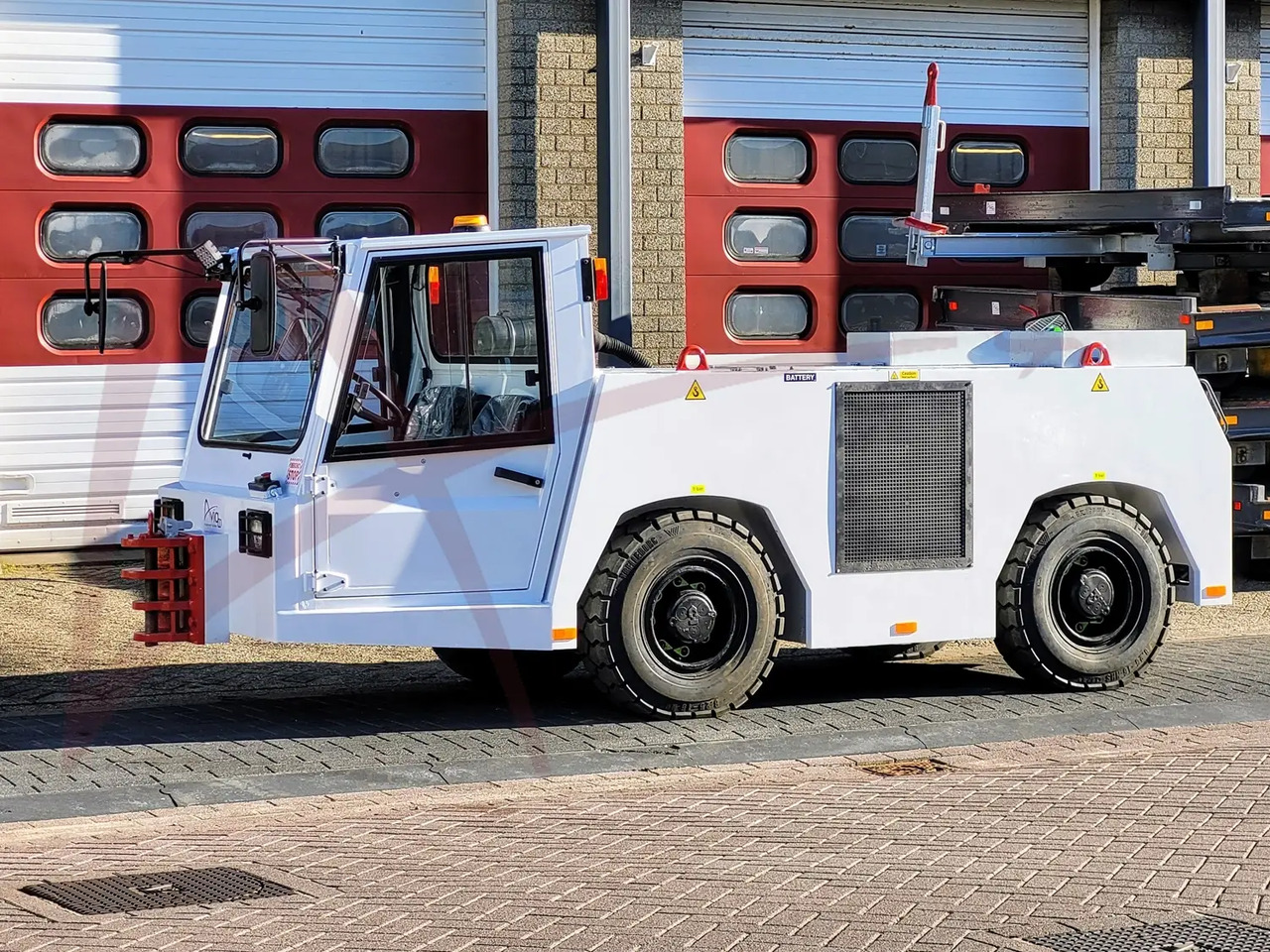 TLD TMX-100 - Vliegtuigtrekker: afbeelding 1 TLD TMX-100 - Vliegtuigtrekker: afbeelding 1