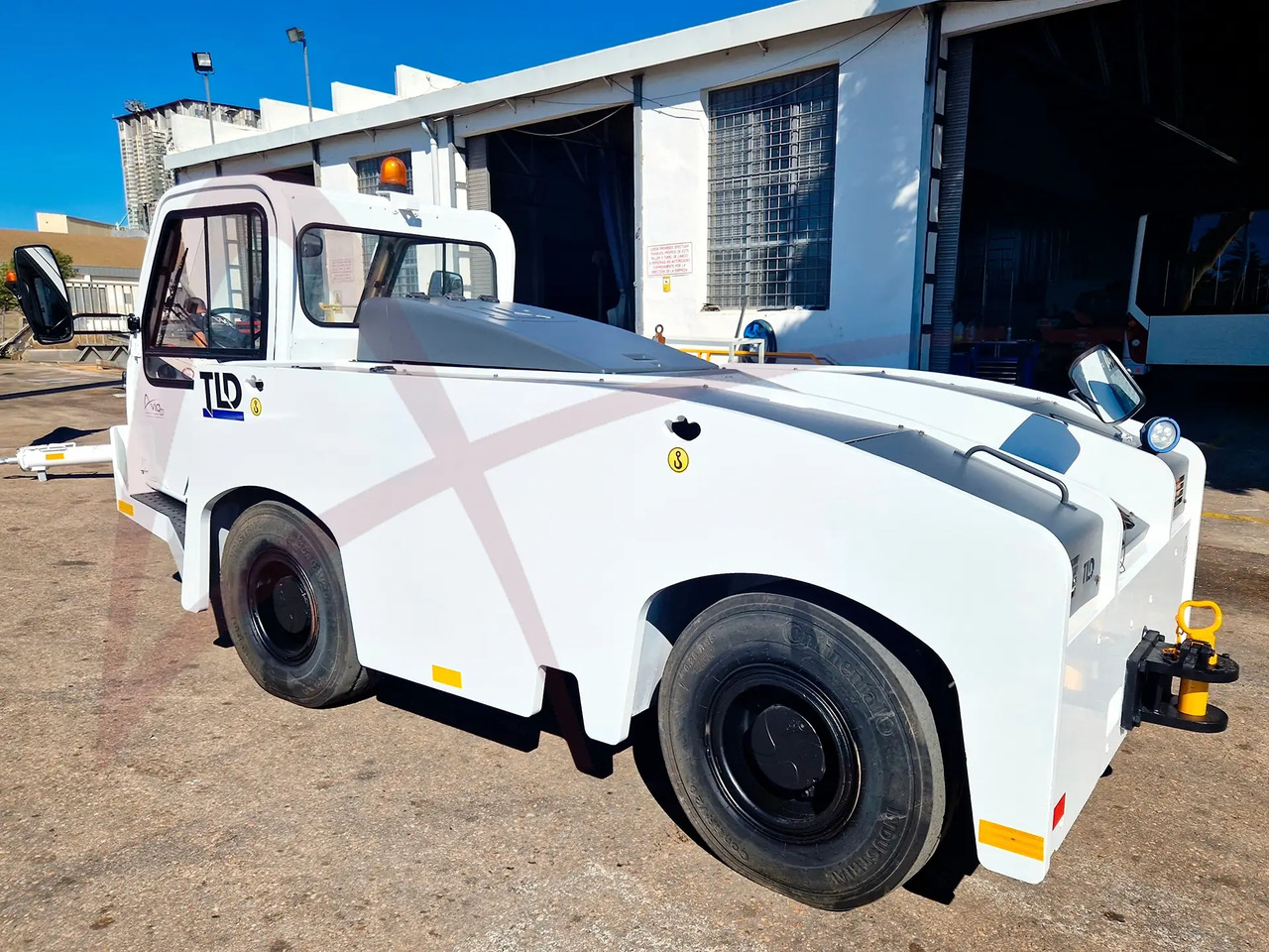 TLD TMX-150/15 - Vliegtuigtrekker: afbeelding 2 TLD TMX-150/15 - Vliegtuigtrekker: afbeelding 2