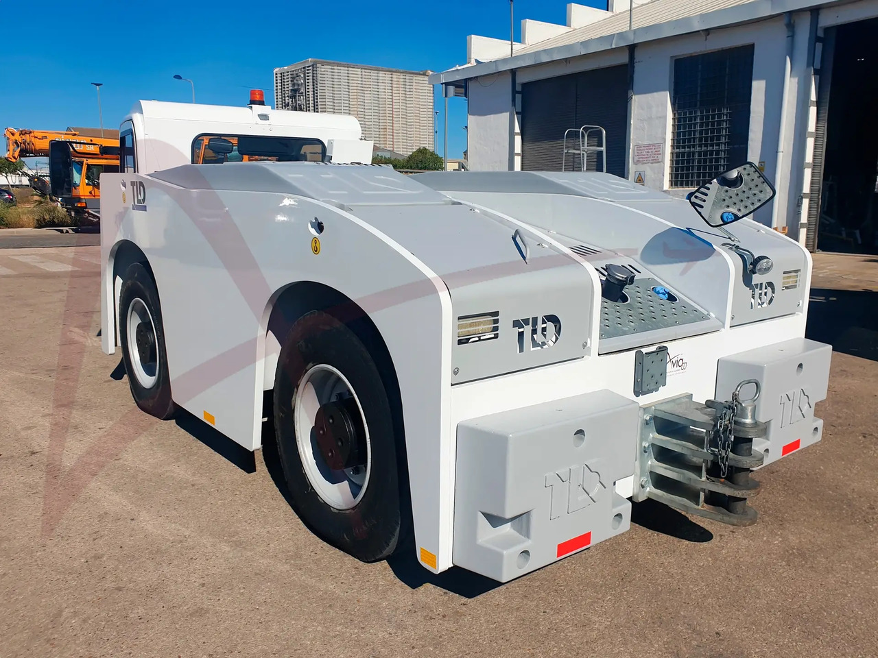 TLD TMX 350-28 - Vliegtuigtrekker: afbeelding 3 TLD TMX 350-28 - Vliegtuigtrekker: afbeelding 3