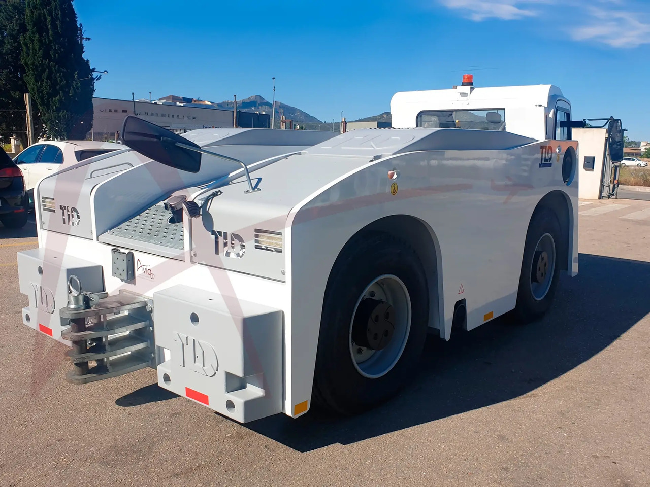 TLD TMX 350-28 - Vliegtuigtrekker: afbeelding 2 TLD TMX 350-28 - Vliegtuigtrekker: afbeelding 2