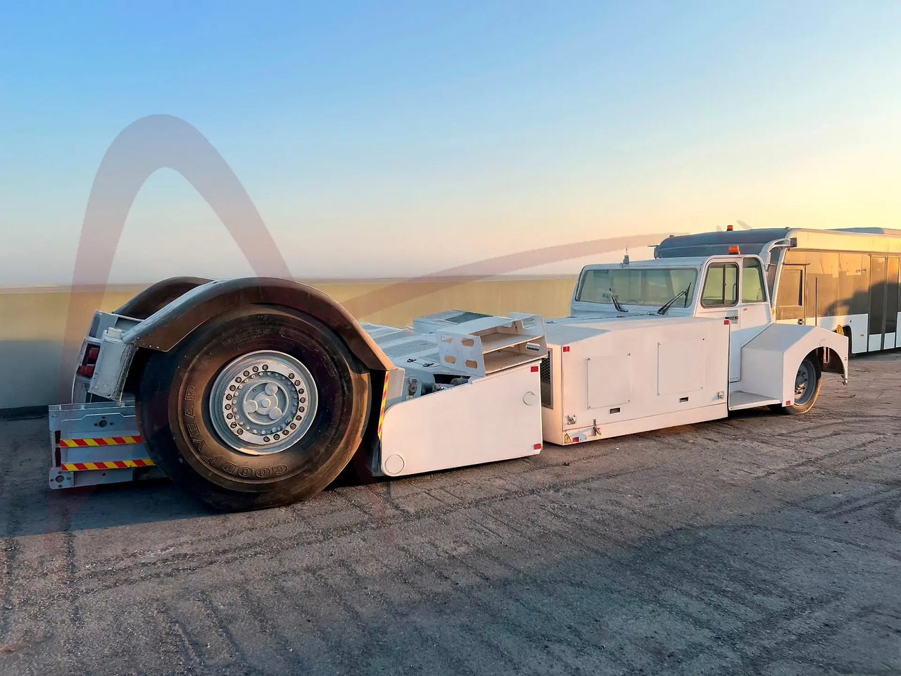 TLD TPX-500 - Vliegtuigtrekker: afbeelding 1 TLD TPX-500 - Vliegtuigtrekker: afbeelding 1