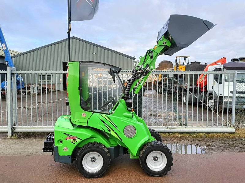 Avant M420 MSDNT mini shovel loader lader 980 kg CE - Compacte rupslader: afbeelding 1 Avant M420 MSDNT mini shovel loader lader 980 kg CE - Compacte rupslader: afbeelding 1
