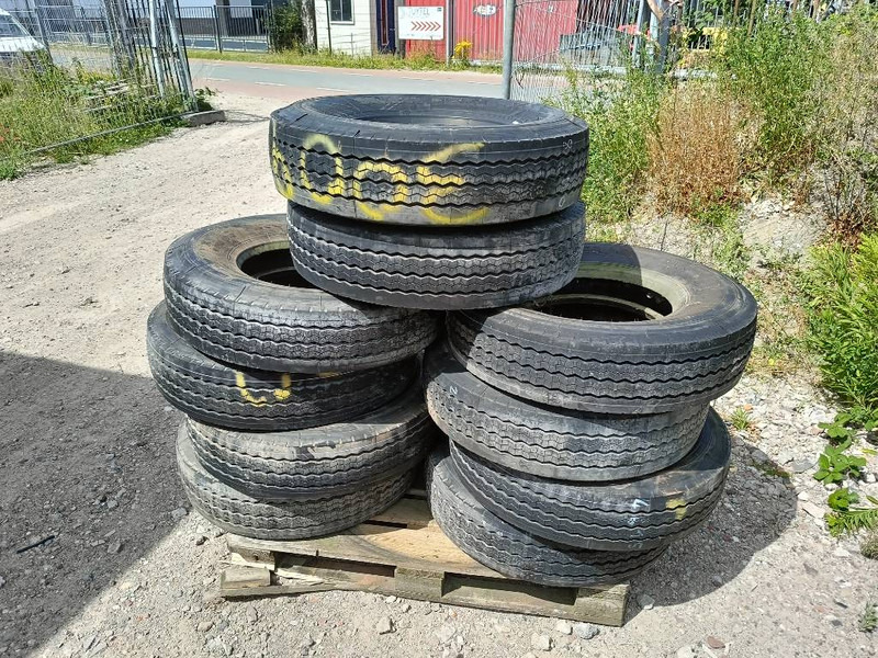 Banden landbouwbanden michelin dunlop 9.5R17.5 + 2 - Banden en velgen voor Bouwmachine: afbeelding 2 Banden landbouwbanden michelin dunlop 9.5R17.5 + 2 - Banden en velgen voor Bouwmachine: afbeelding 2