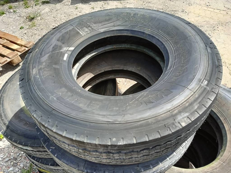 Banden landbouwbanden michelin dunlop 9.5R17.5 + 2 - Banden en velgen voor Bouwmachine: afbeelding 3 Banden landbouwbanden michelin dunlop 9.5R17.5 + 2 - Banden en velgen voor Bouwmachine: afbeelding 3