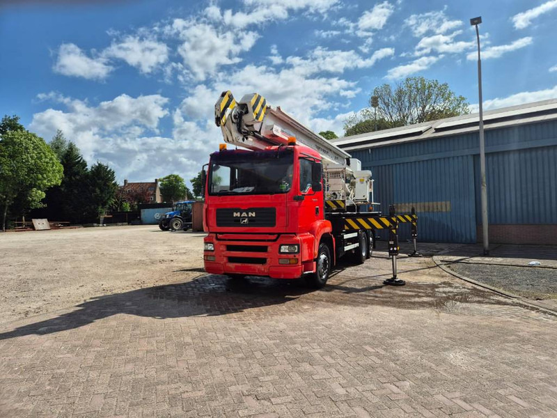 Bronto skylift 28-2T1 28 m hi lift hoogwerker MAN TGA 26. - Vrachtwagen hoogwerker: afbeelding 2 Bronto skylift 28-2T1 28 m hi lift hoogwerker MAN TGA 26. - Vrachtwagen hoogwerker: afbeelding 2