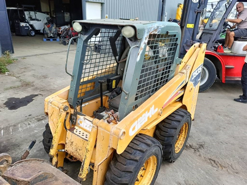 Gehl 3935 3840 schranklader loader skid steer bobcat - Schranklader: afbeelding 4 Gehl 3935 3840 schranklader loader skid steer bobcat - Schranklader: afbeelding 4