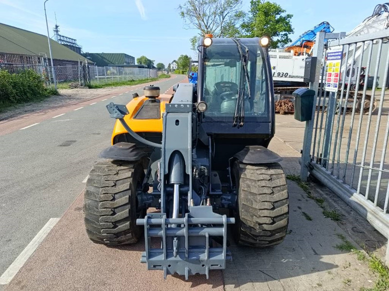Giant 4548 Tendo verreiker 4,6 m 1,7 ton telehandler CE - Verreiker: afbeelding 4 Giant 4548 Tendo verreiker 4,6 m 1,7 ton telehandler CE - Verreiker: afbeelding 4
