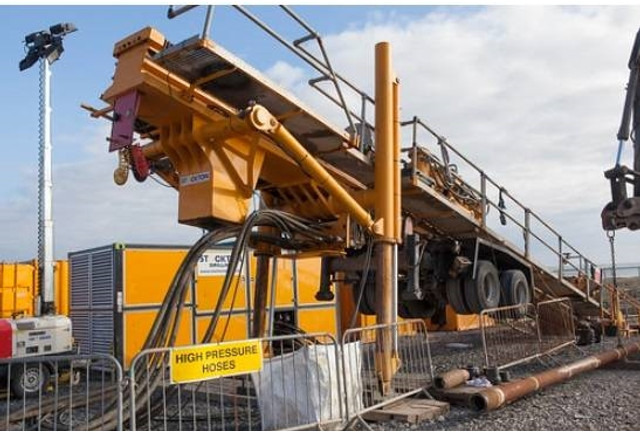 Heavy dril rig 10 ton, including 60 drill rod !! - Boormachine: afbeelding 1 Heavy dril rig 10 ton, including 60 drill rod !! - Boormachine: afbeelding 1