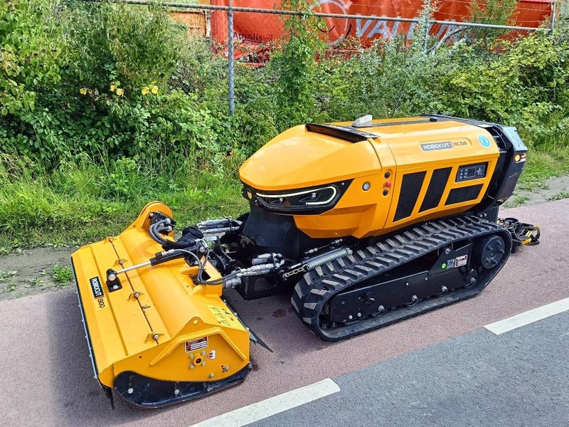 McConnel Robocut RC56 robot remote maaier mower 1200kg - Maaimachine: afbeelding 1 McConnel Robocut RC56 robot remote maaier mower 1200kg - Maaimachine: afbeelding 1