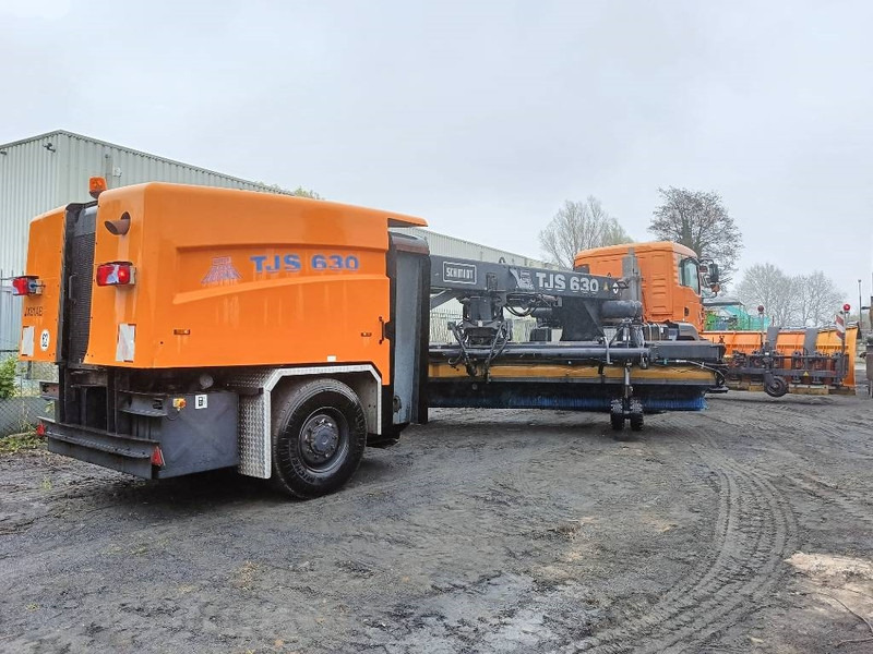 Schmidt TSJ630 man runway snow cleaning sneeuwschuif 2008 - Sneeuwschuif voor Landbouwmachine: afbeelding 2 Schmidt TSJ630 man runway snow cleaning sneeuwschuif 2008 - Sneeuwschuif voor Landbouwmachine: afbeelding 2