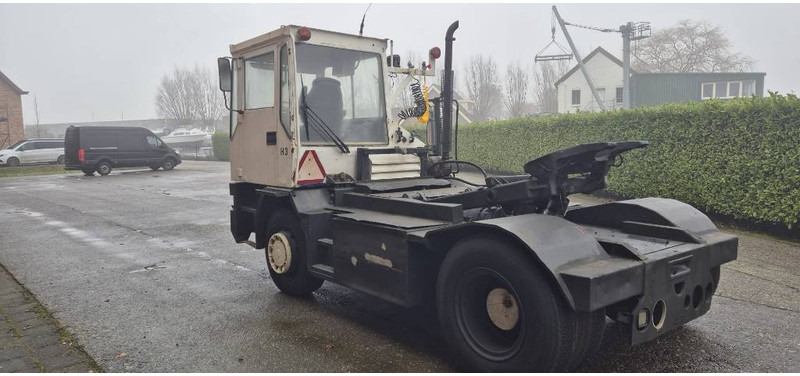 Terberg trt89 4x4 terminal trekker tractor port truck - Terminal trekker: afbeelding 5 Terberg trt89 4x4 terminal trekker tractor port truck - Terminal trekker: afbeelding 5