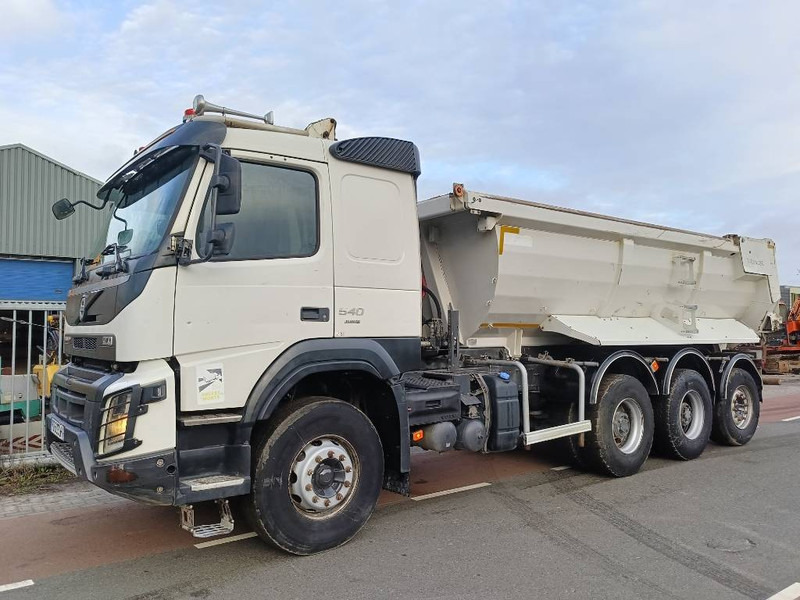 Volvo FMX 540 8x4 kipper EUR6 lifting axle kieper vendée - Kipper vrachtwagen: afbeelding 1 Volvo FMX 540 8x4 kipper EUR6 lifting axle kieper vendée - Kipper vrachtwagen: afbeelding 1