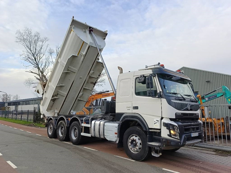 Volvo FMX 540 8x4 kipper EUR6 lifting axle kieper vendée - Kipper vrachtwagen: afbeelding 2 Volvo FMX 540 8x4 kipper EUR6 lifting axle kieper vendée - Kipper vrachtwagen: afbeelding 2