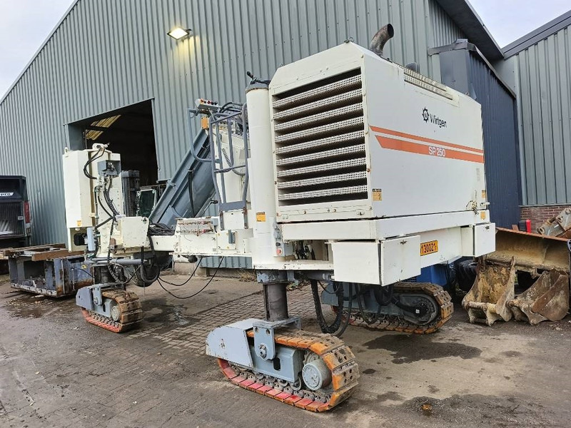 Asfaltafwerkmachine Wirtgen SP 250 500 beton bekisting machine sleep: afbeelding 6 Asfaltafwerkmachine Wirtgen SP 250 500 beton bekisting machine sleep: afbeelding 6