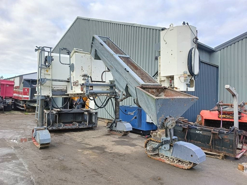 Asfaltafwerkmachine Wirtgen SP 250 500 beton bekisting machine sleep: afbeelding 11 Asfaltafwerkmachine Wirtgen SP 250 500 beton bekisting machine sleep: afbeelding 11