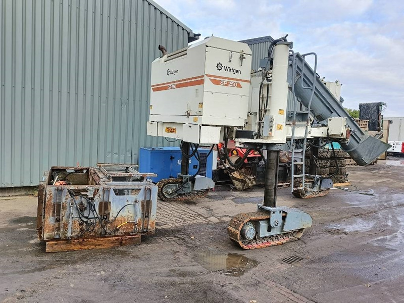 Wirtgen SP 250 500 beton bekisting machine sleep - Asfaltafwerkmachine: afbeelding 3 Wirtgen SP 250 500 beton bekisting machine sleep - Asfaltafwerkmachine: afbeelding 3