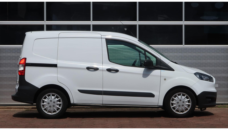 Kleine bestelwagen Ford Transit Courier 1.5 TDCI Ambiente Start&Stop AIRCO/ MARGE/ LAGE KM/ NETTE AUTO!: afbeelding 15