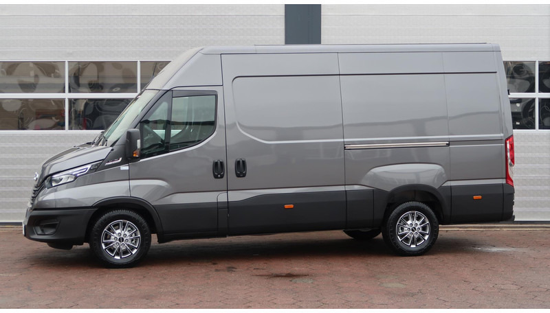 Gesloten bestelwagen Iveco Daily 35S18HV 3.0 L2H2 BPM VRIJ/ AUT/ 2X SCHUIFDEUR/ CAMERA/ CRUISE/ CLIMA/ NAVI/ LED: afbeelding 11