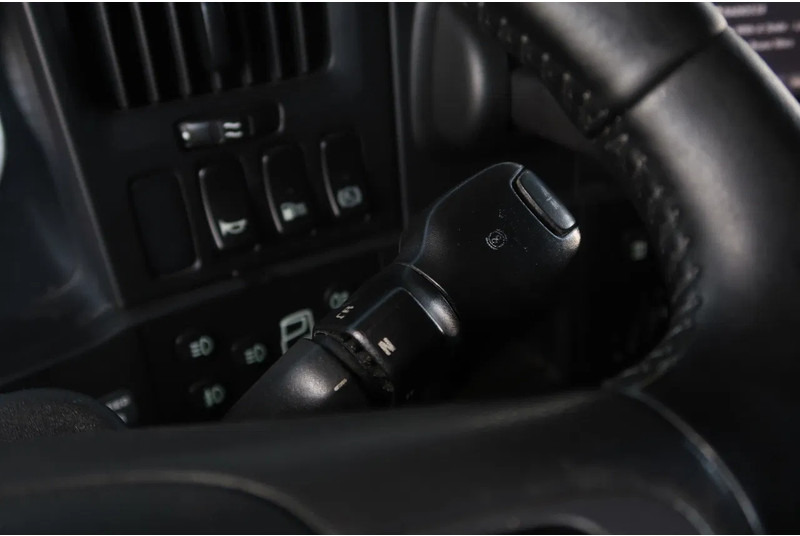 Scania R520 V8 RETARDER/ DIFF LOCK/ PARK AIRCO/ 2X TANK - Trekker: afbeelding 4 Scania R520 V8 RETARDER/ DIFF LOCK/ PARK AIRCO/ 2X TANK - Trekker: afbeelding 4