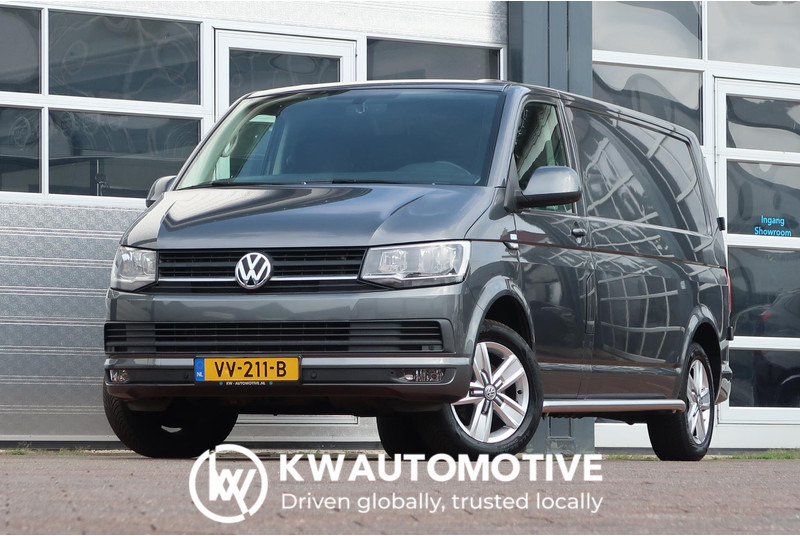 Volkswagen Transporter 2.0 TDI L2H1 Highline AUT/ NAVI/ CAMERA/ CRUISE/ AIRCO/ LEDER/ TREKHAAK - Kleine bestelwagen: afbeelding 1 Volkswagen Transporter 2.0 TDI L2H1 Highline AUT/ NAVI/ CAMERA/ CRUISE/ AIRCO/ LEDER/ TREKHAAK - Kleine bestelwagen: afbeelding 1