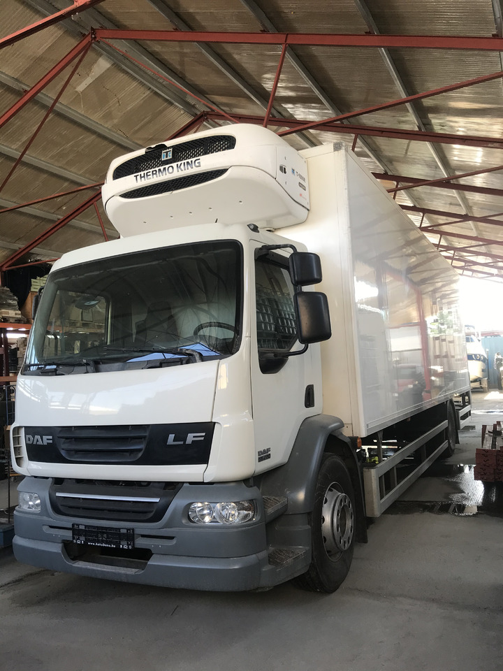 DAF LF 55.220 19T EURO5 THERMOKING T-1000R 3 TEMPERATURE - Koelwagen vrachtwagen: afbeelding 1 DAF LF 55.220 19T EURO5 THERMOKING T-1000R 3 TEMPERATURE - Koelwagen vrachtwagen: afbeelding 1
